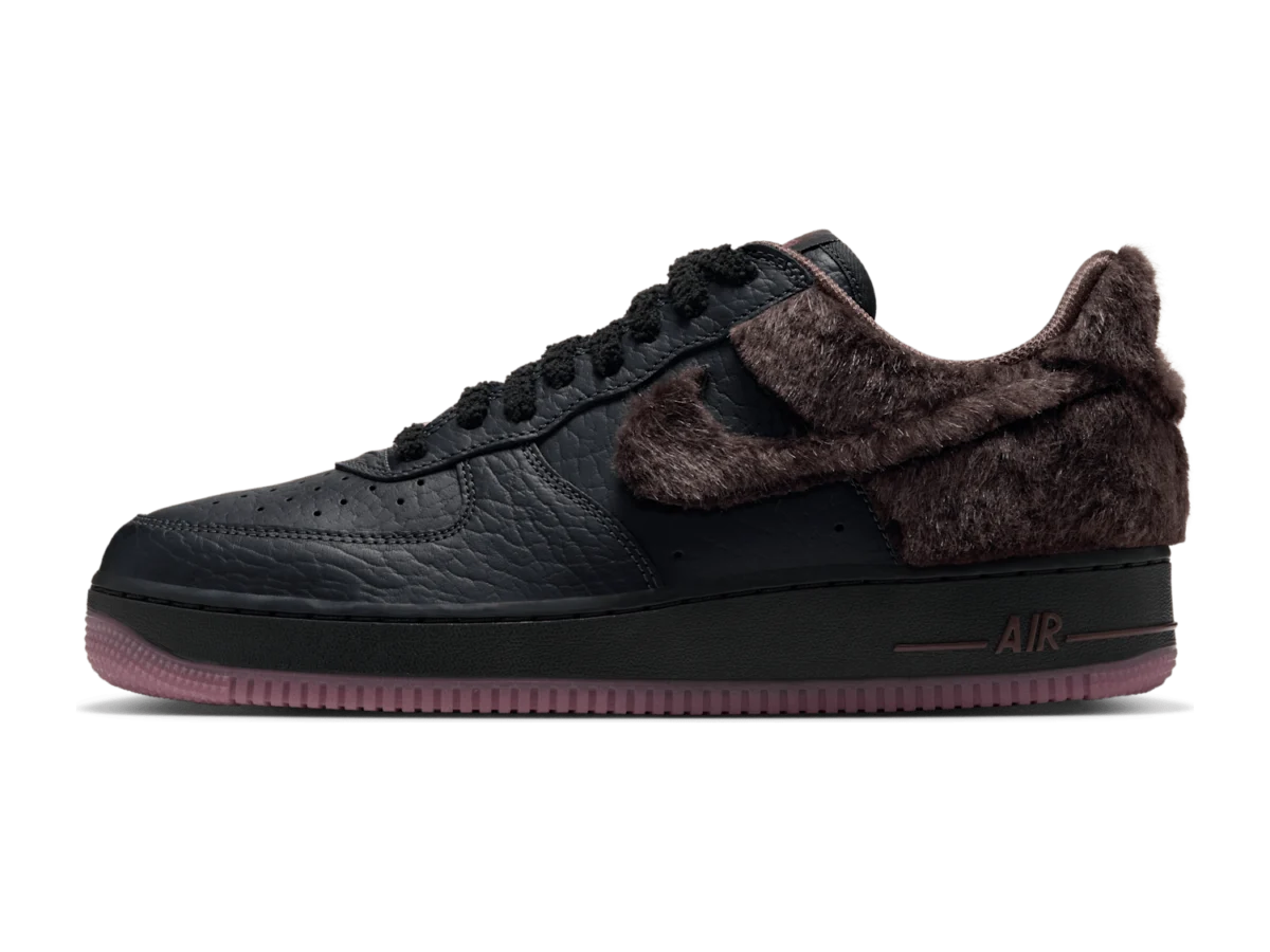 Nike Air Force 1 Low Retro Halloween NYC Rat, lateral side, black leather with brown faux fur over the heel and Swoosh, pink outsole