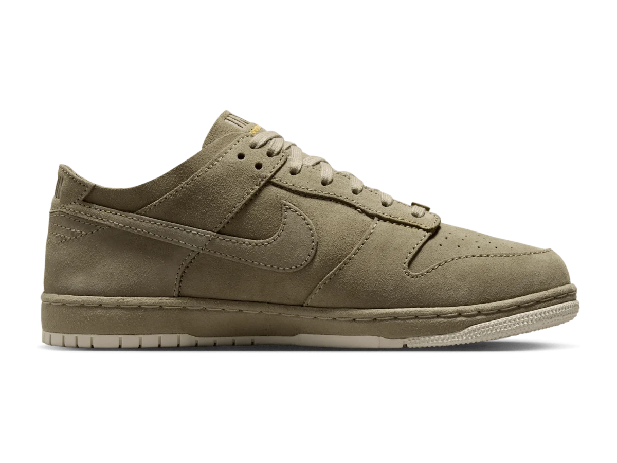 Union x Nike Dunk Low Fatigue, medial side in Bamboo suede
