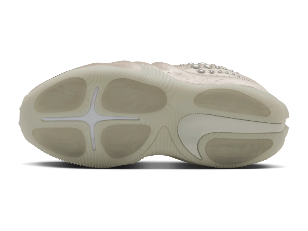 Women's Nike First Sight Shadow, cream court-style outsole