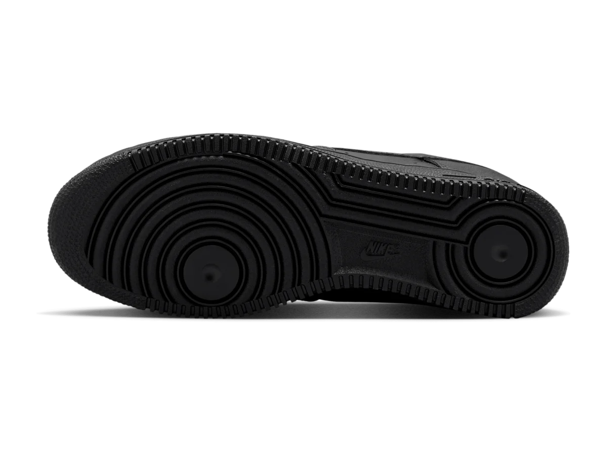 Nike Air Force 1 '01 Black, black rubber outsole with pivot circles