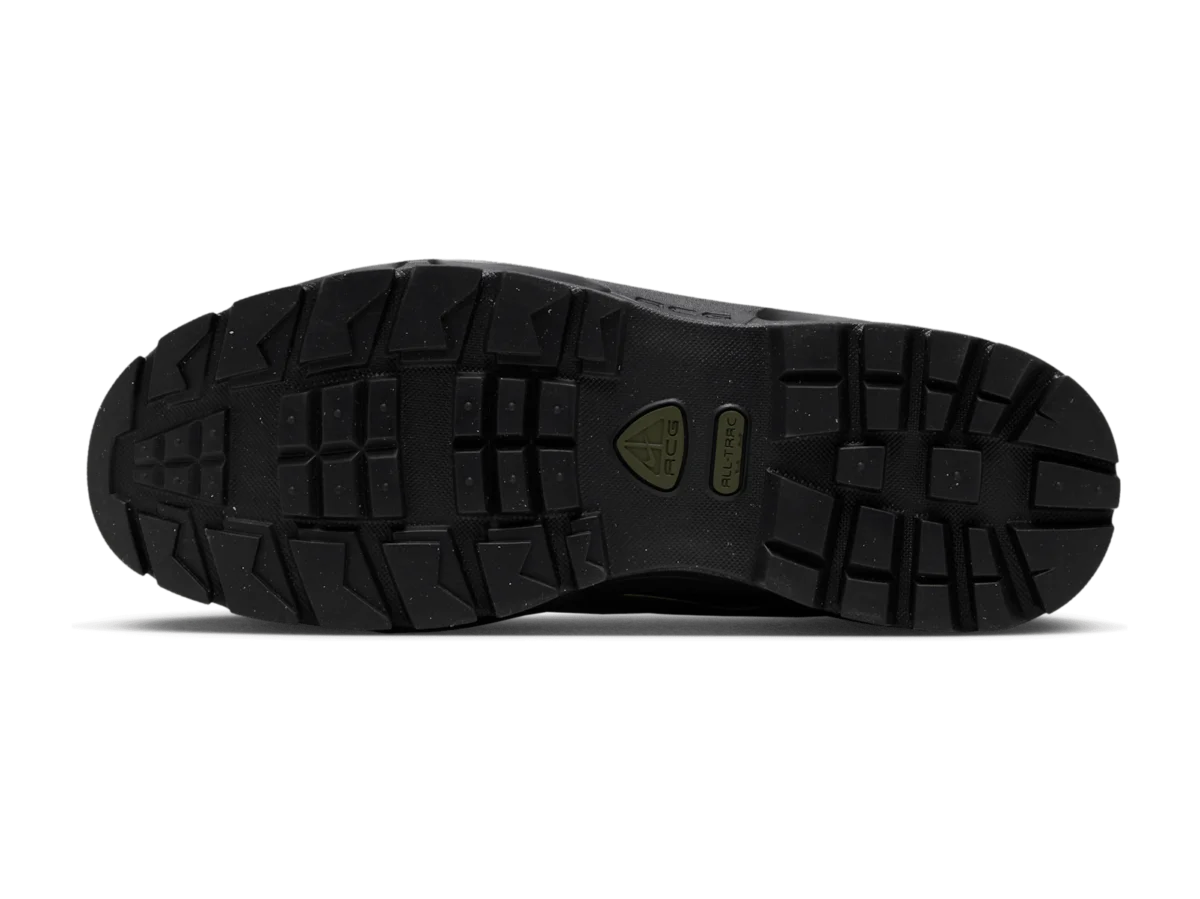 Nike Goadome Low Foam Metallic Gold, black lugged rubber outsole