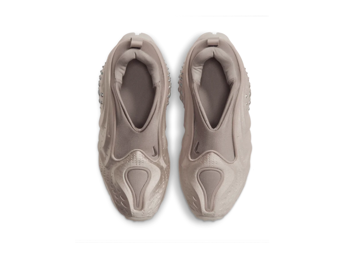 Women's Nike First Sight Shadow from above, laceless slip-on opening