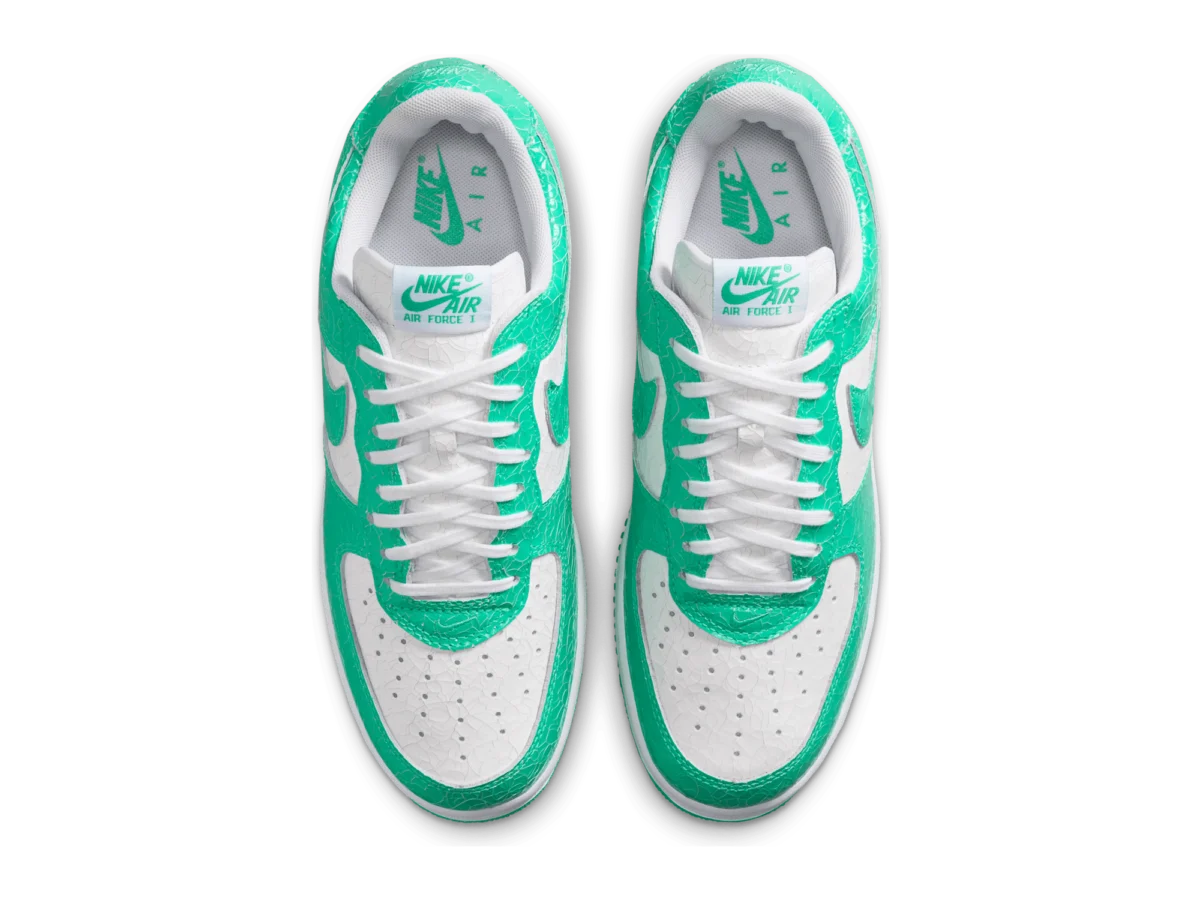Nike Air Force 1 Low Menta and White, top view of the pair, white laces and Nike Air tongue labels